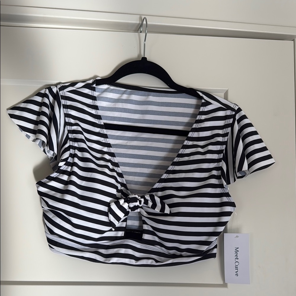 NWT - Large Black and White Striped Women's  Swimsuit Top